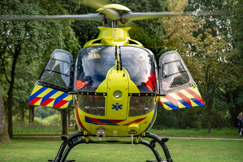 Traumahelikopter ingezet voor voertuig te water op Koggeweg in Hem - Vimarsana News
